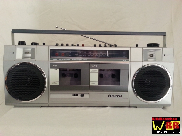 Sanyo DSR2 boombox