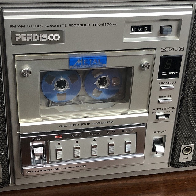 Hitachi TRK-8800RM Perdisco | The Boombox Wiki